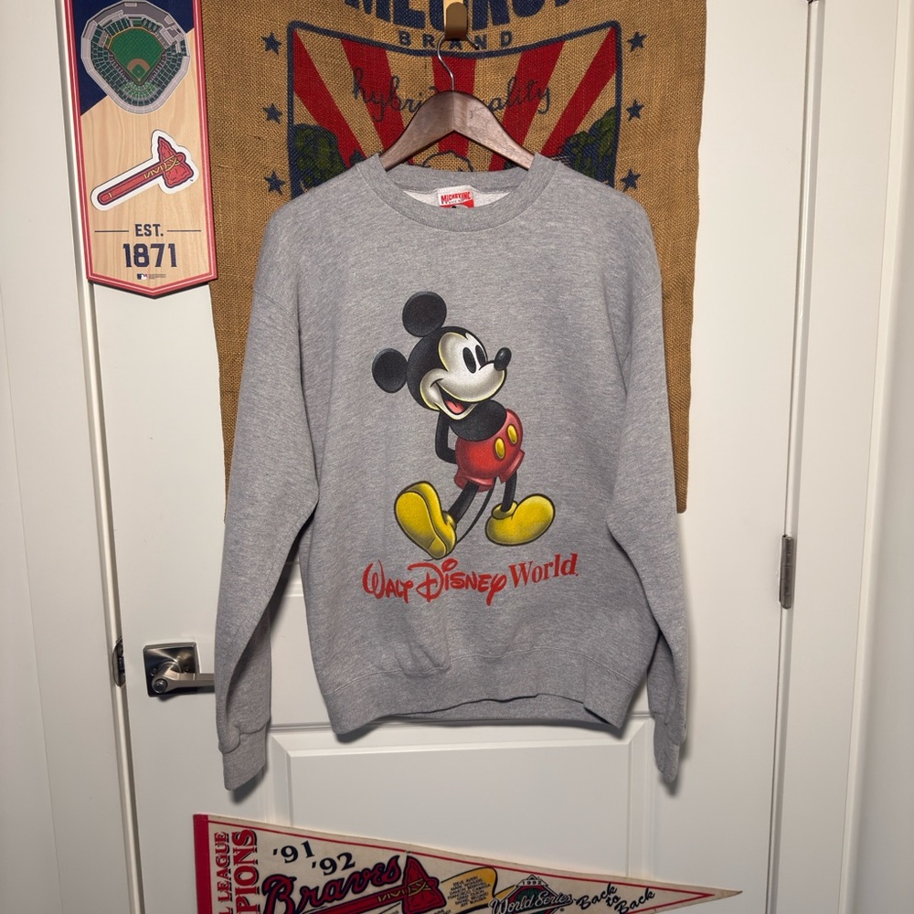Vintage 90s Walt Disney Classic Gray Mickey Mouse Sweater (S)